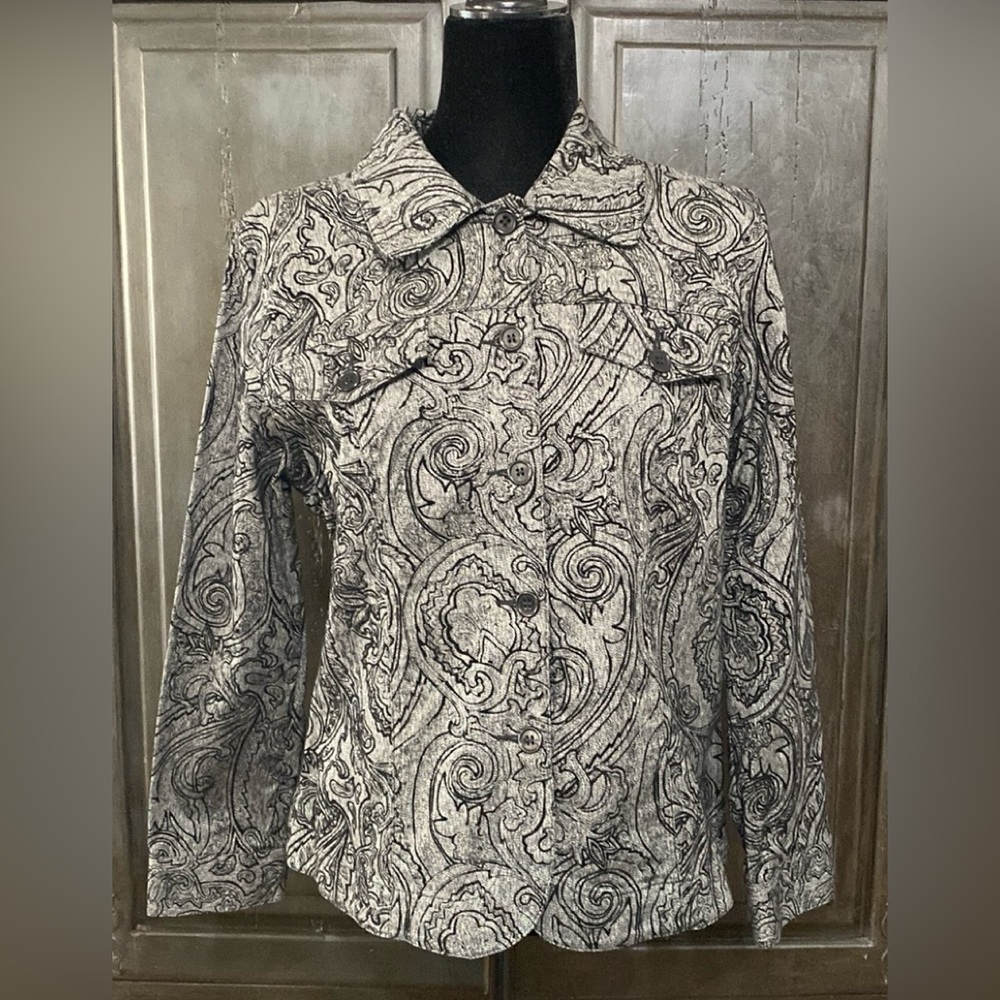Bamboo Traders blk/gray button jacket. LP